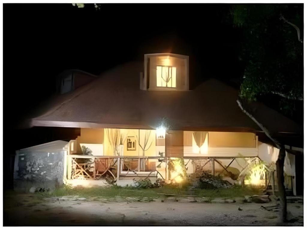 Matabungkay Beach Hotel Batangas Exteriör bild