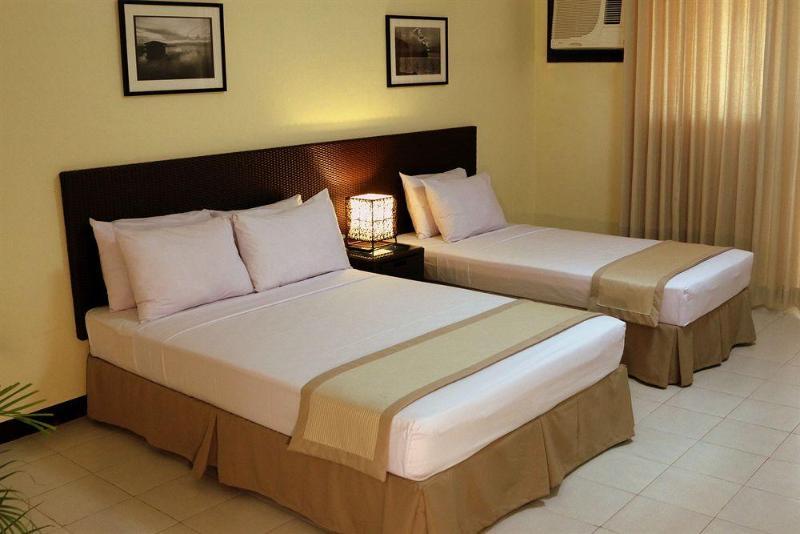 Matabungkay Beach Hotel Batangas Exteriör bild