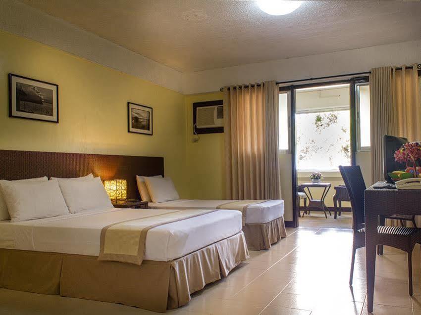 Matabungkay Beach Hotel Batangas Exteriör bild